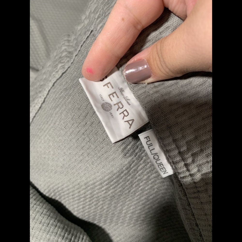 EUC SFERRA Perrio Full/Queen Coverlet‎ Blanket in Silver Grey --DEFECTS-- - Picture 4 of 12